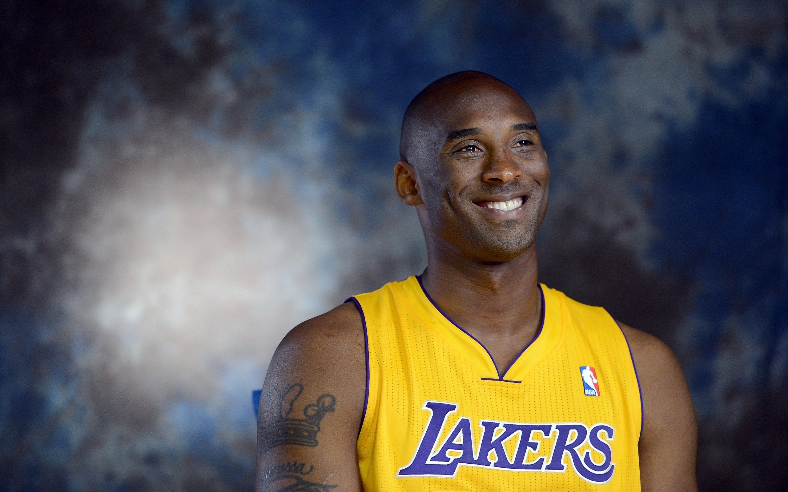 何猷君硬是 何猷君硬是