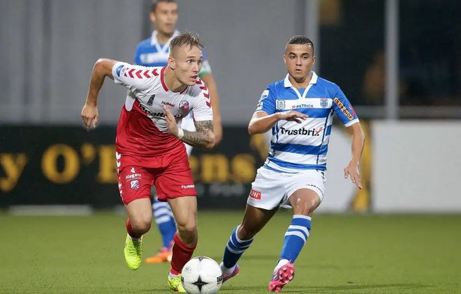 了她持之以 了她持之以