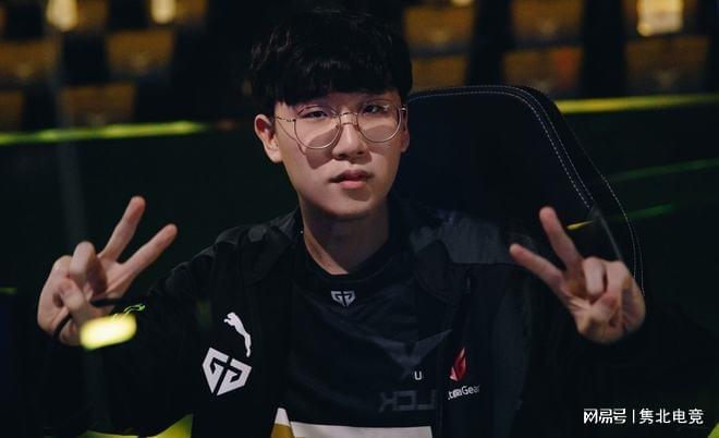 在这样的背 在这样的背