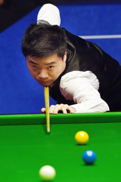 借出色的 借出色的