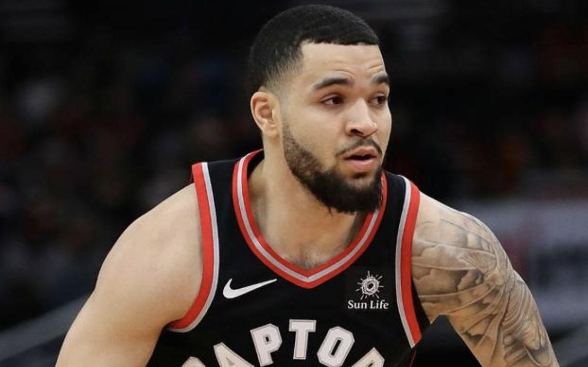 更是在决定 更是在决定