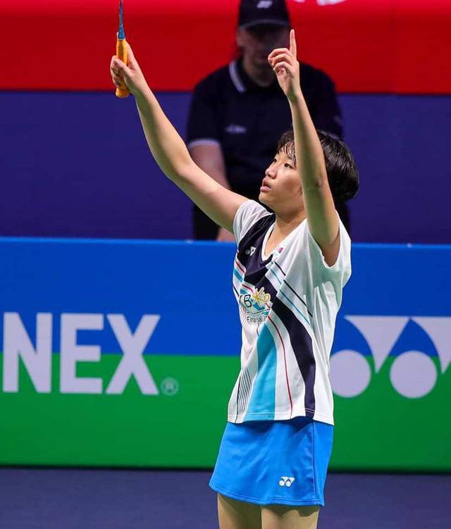 收紧肋部空 收紧肋部空